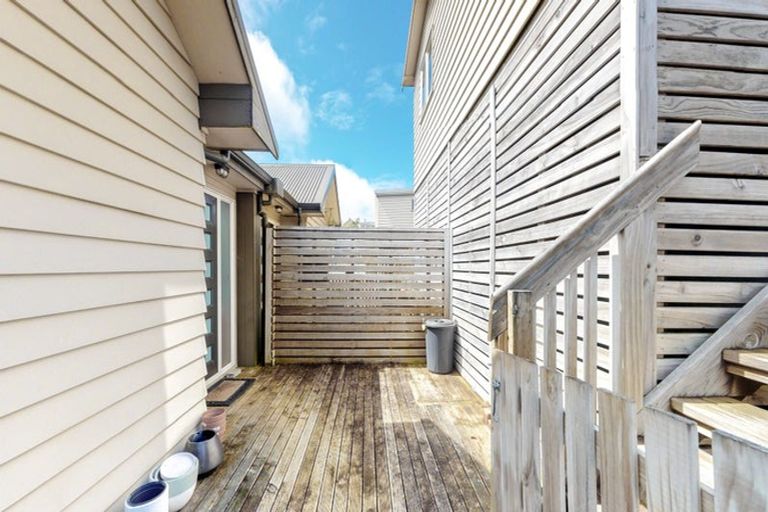 Photo of property in 57 Glanmire Road, Newlands, Wellington, 6037