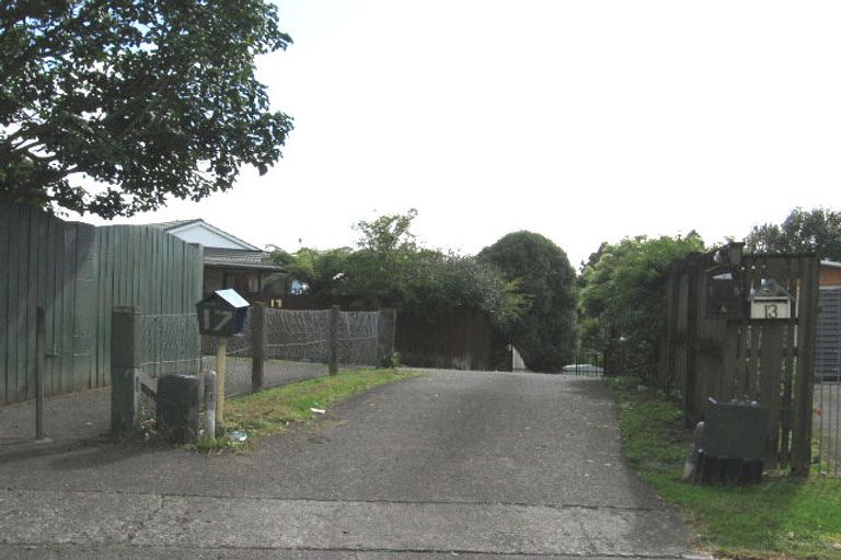 Photo of property in 15 Sabot Place, Massey, Auckland, 0614