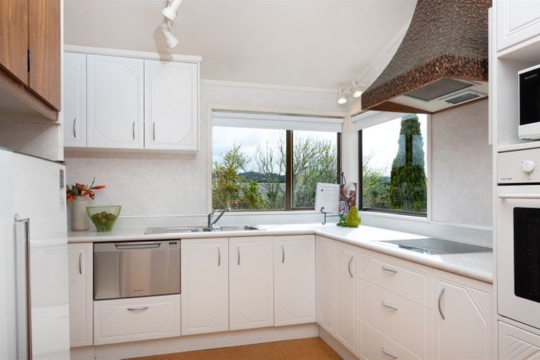 Photo of property in 69 Sunny Crescent, Huapai, Kumeu, 0810