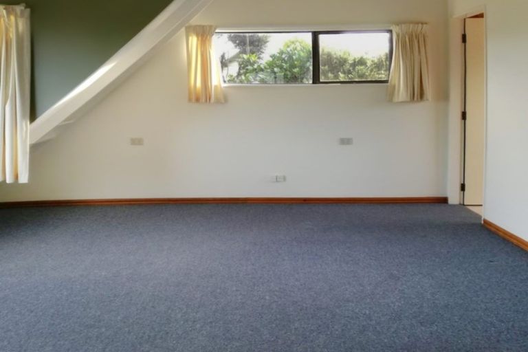 Photo of property in 3 Puketai Place, Pukerua Bay, 5026