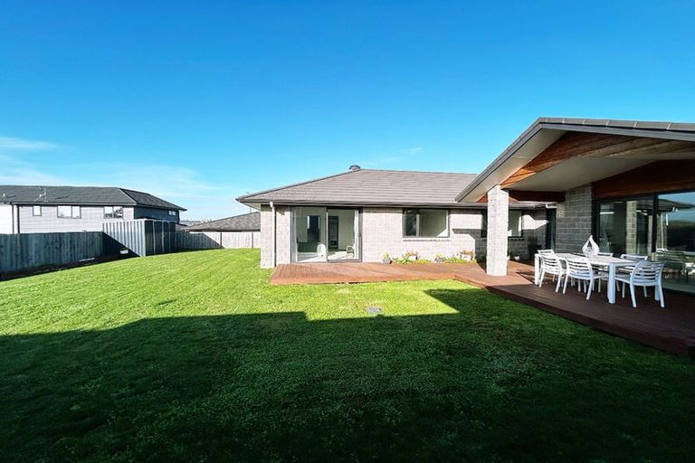 Photo of property in 4 Paiaka Place, Rototuna North, Hamilton, 3210
