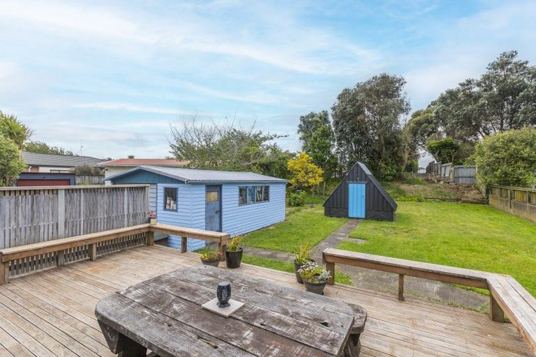 Photo of property in 19 Walton Road, Paraparaumu Beach, Paraparaumu, 5032