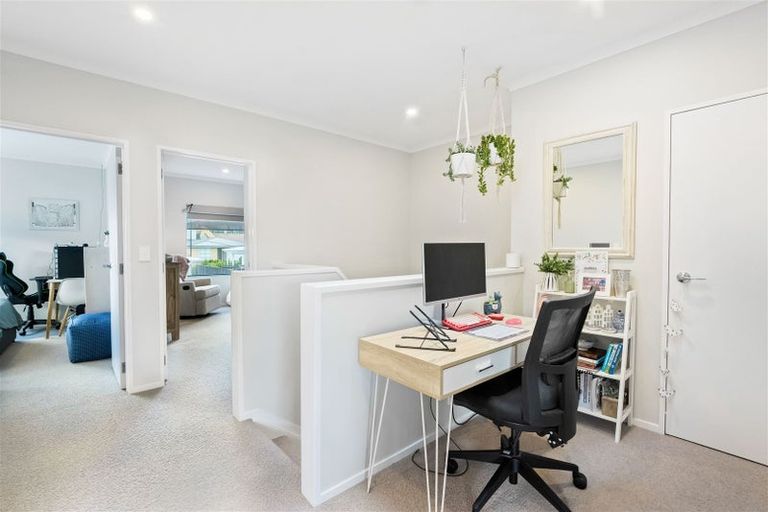 Photo of property in 31 Koura Drive, Red Beach, 0932