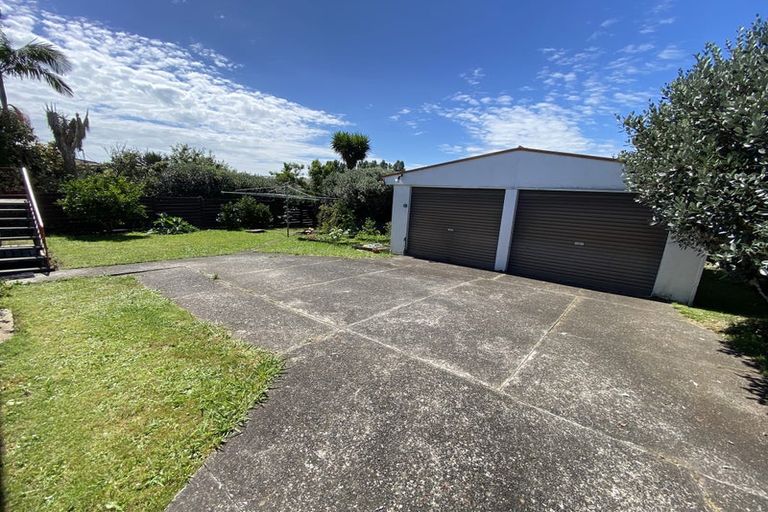 Photo of property in 60 Casuarina Road, Half Moon Bay, Auckland, 2012