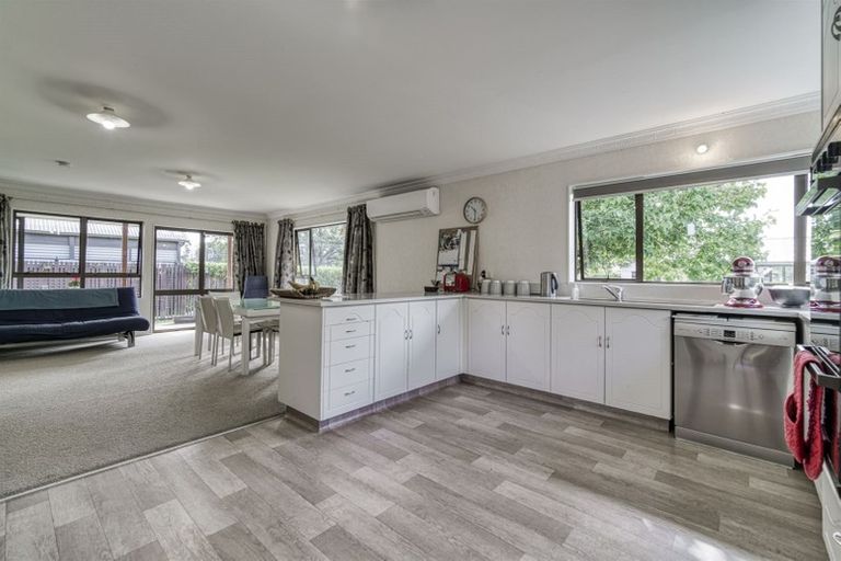 Photo of property in 124 Grey Street, Cambridge, 3434