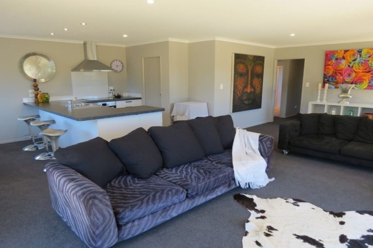 Photo of property in 19 Victoria Street, Coromandel, 3506