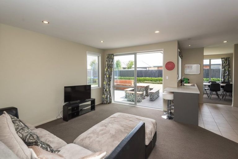 Photo of property in 15 Maple Place, Rangiora, 7400