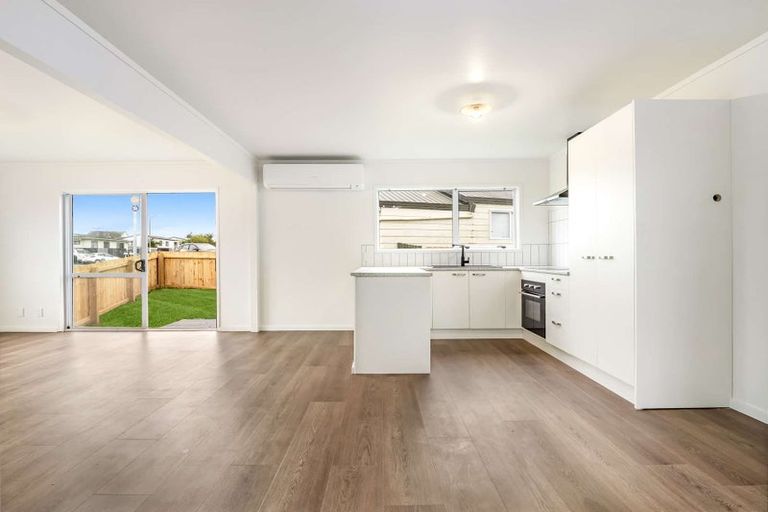 Photo of property in 1/24 Solveig Place, Randwick Park, Auckland, 2105