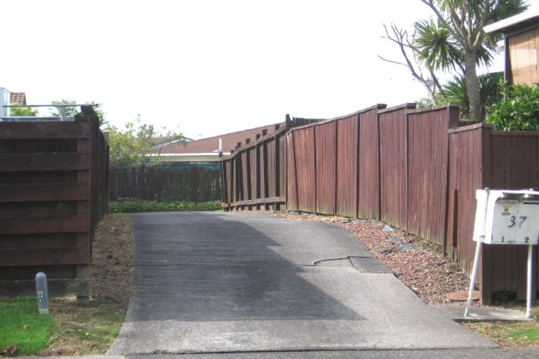 Photo of property in 2/37 Blacklock Avenue, Henderson, Auckland, 0612