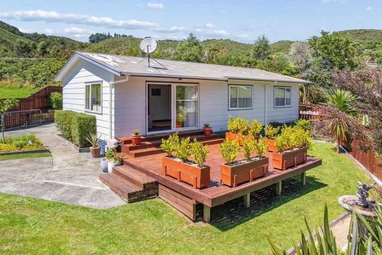 Photo of property in 21 Oaklands Grove, Clouston Park, Upper Hutt, 5018