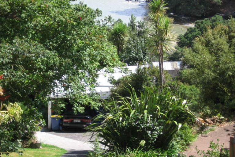 Photo of property in 1/32 Oruamo Place, Beach Haven, Auckland, 0626