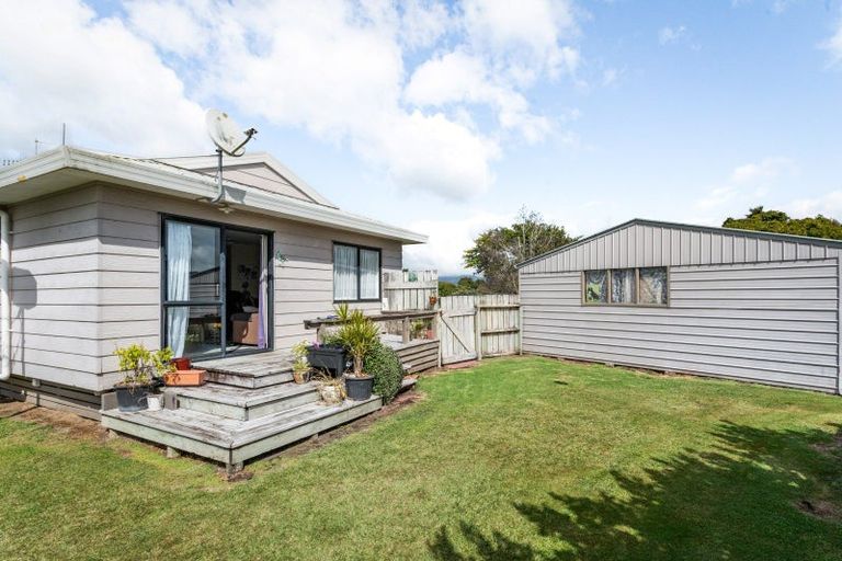 Photo of property in 10 Katterns Street, Katikati, 3129