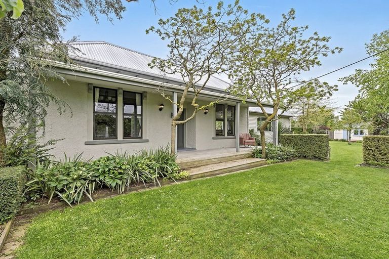 Photo of property in 8 Cross Street, Coalgate, 7673