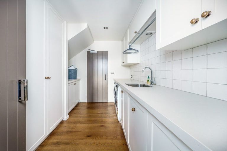 Photo of property in 1 Briar Bank Drive, Wanaka, 9305