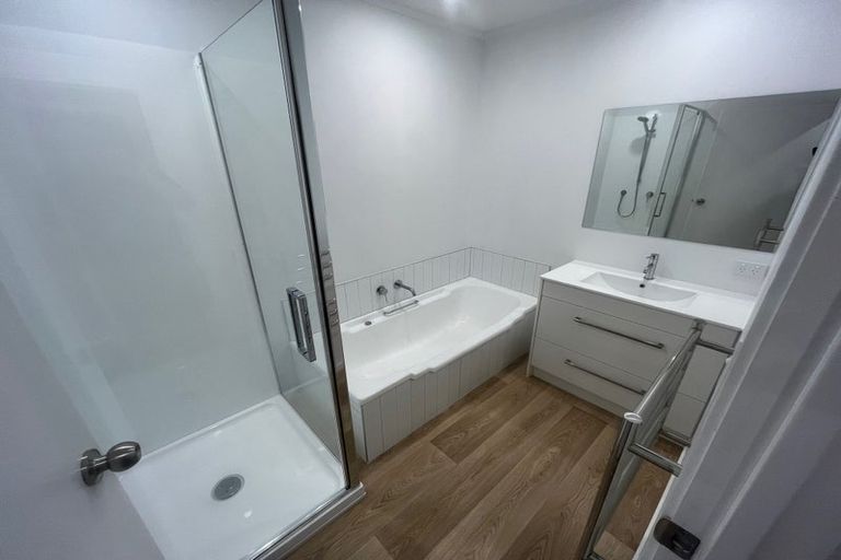 Photo of property in 2/19 Gulf Crest, Bucklands Beach, Auckland, 2012