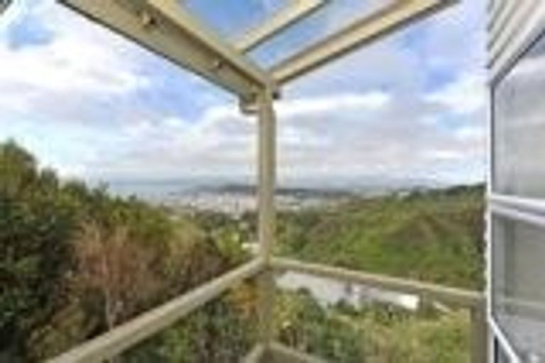 Photo of property in 22 Highbury Crescent, Highbury, Wellington, 6012