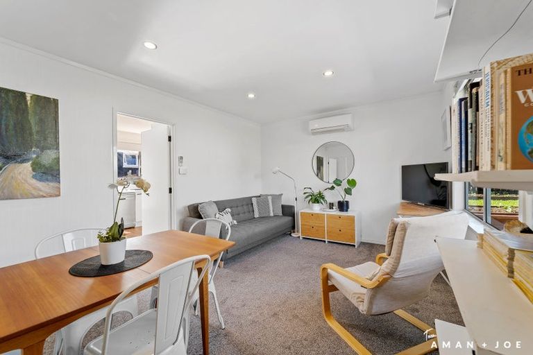 Photo of property in 3/27a Miro Street, New Lynn, Auckland, 0600