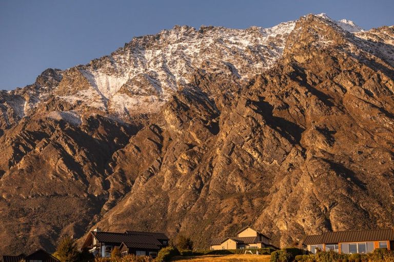 Photo of property in 14b Kinross Lane, Jacks Point, Queenstown, 9371