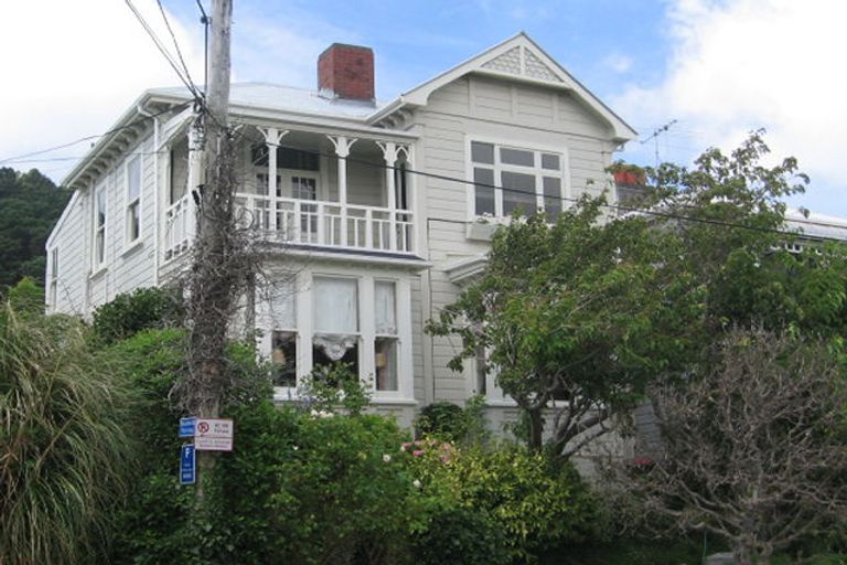 Photo of property in 17 Porritt Avenue, Mount Victoria, Wellington, 6011