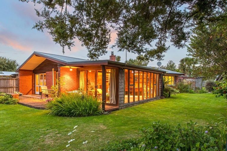 Photo of property in 90 Fisher Avenue, Beckenham, Christchurch, 8023