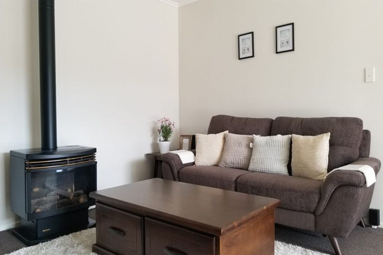 Photo of property in 4 Broman Place, Half Moon Bay, Auckland, 2012