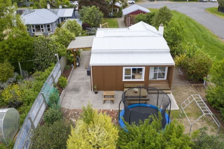 Photo of property in 36 Queens Avenue, Waikuku Beach, 7402