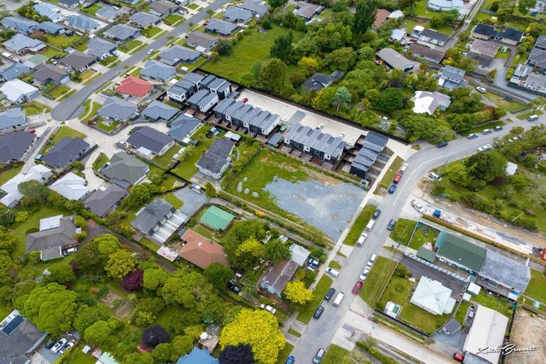 Photo of property in 32 Raukawa Street, Stokes Valley, Lower Hutt, 5019