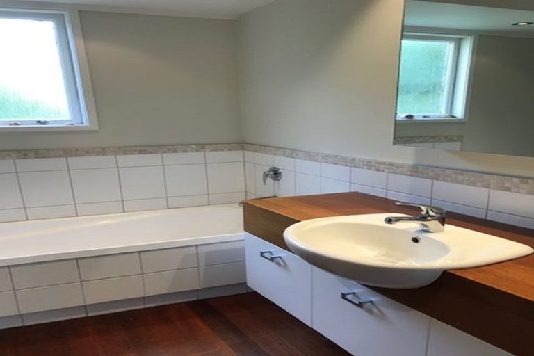 Photo of property in 16 Nevada Avenue, Pakuranga Heights, Auckland, 2010