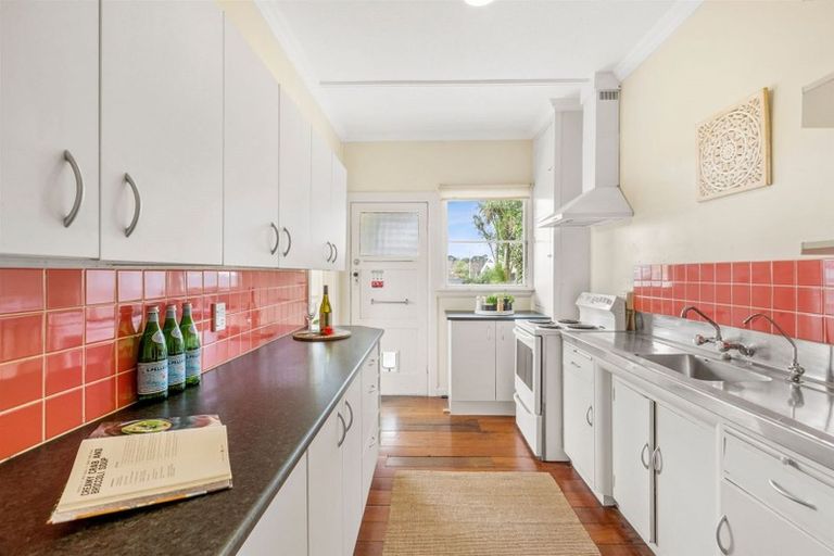 Photo of property in 22 Northgate, Strandon, New Plymouth, 4312