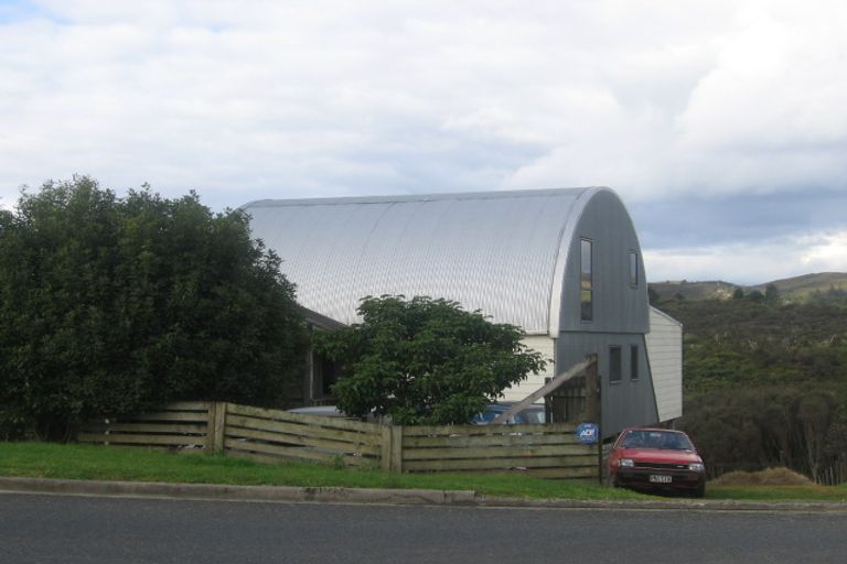 Photo of property in 104 King Street, Hikurangi, 0114