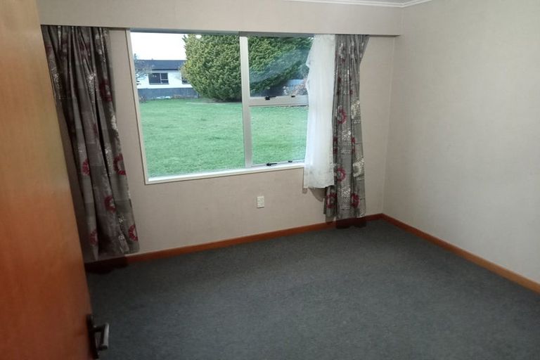 Photo of property in 42 Kimberley Grove, Westbrook, Palmerston North, 4412