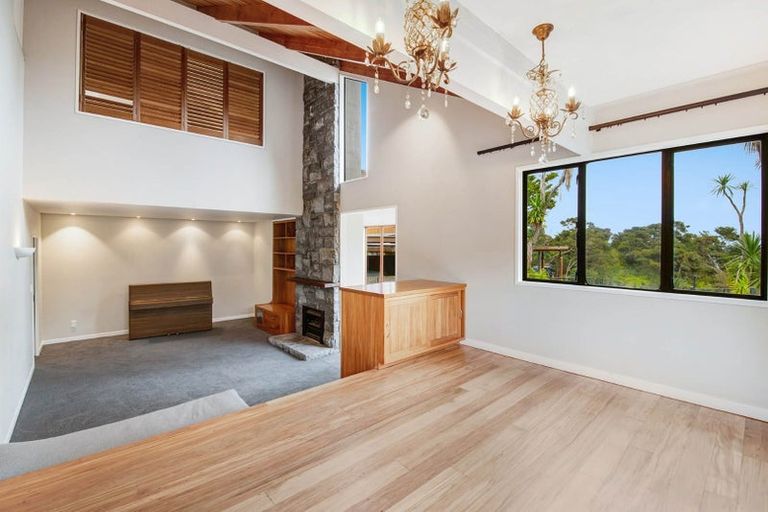 Photo of property in 1 The Knoll, Greenhithe, Auckland, 0632