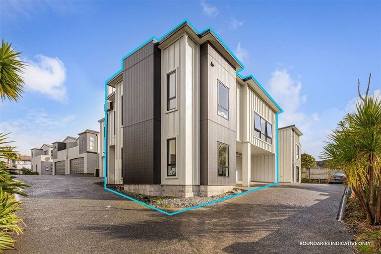 Photo of property in 12b Bluefin Way, West Harbour, Auckland, 0618
