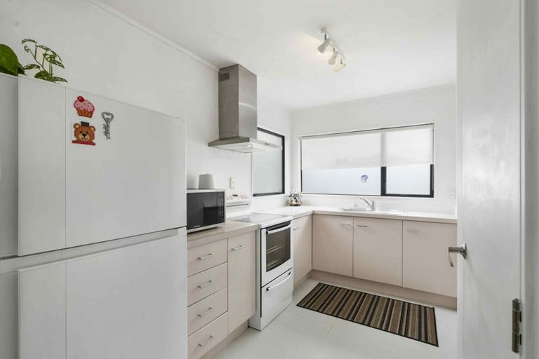 Photo of property in 1/143 Spinella Drive, Bayview, Auckland, 0629