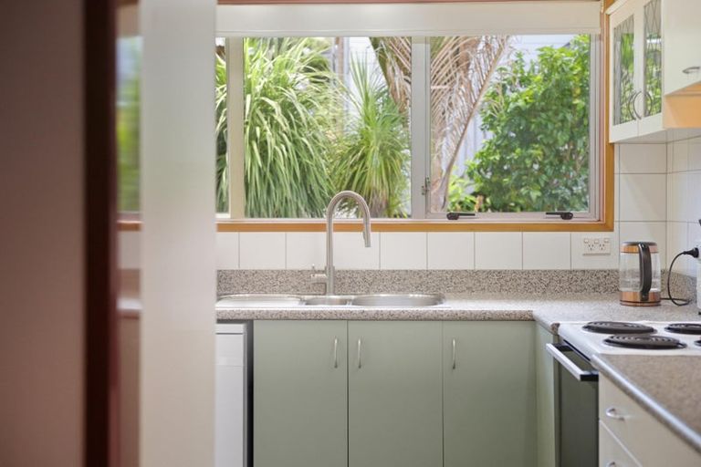 Photo of property in 40 Glenbervie Crescent, Massey, Auckland, 0614