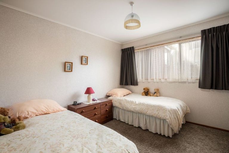 Photo of property in 10 Ruskin Place, Westown, New Plymouth, 4310