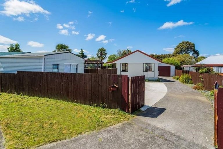 Photo of property in 17 Cameron Place, Ranui, Auckland, 0612