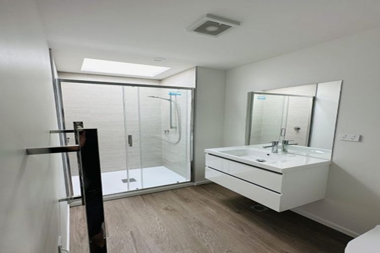 Photo of property in 144 Apu Crescent, Lyall Bay, Wellington, 6022