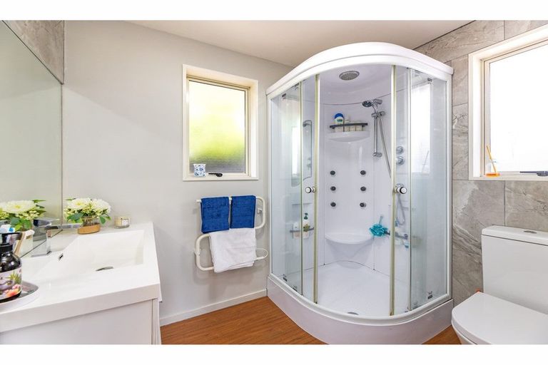 Photo of property in 49 Orlando Crescent, Waimairi Beach, Christchurch, 8083