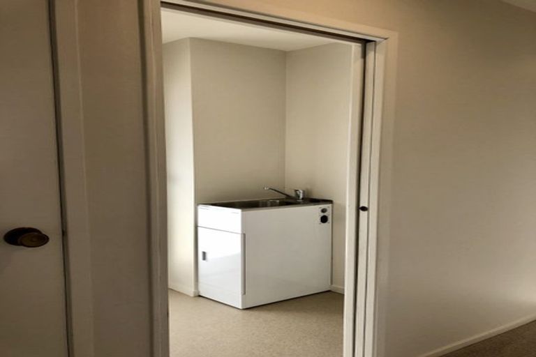 Photo of property in 2/7 Ian Place, Glendene, Auckland, 0602