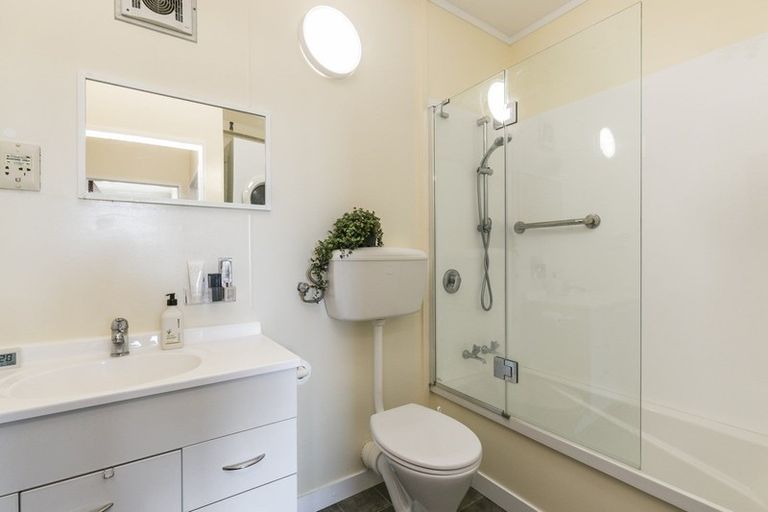 Photo of property in Hobson Court Flats, 66/70 Hobson Street, Thorndon, Wellington, 6011