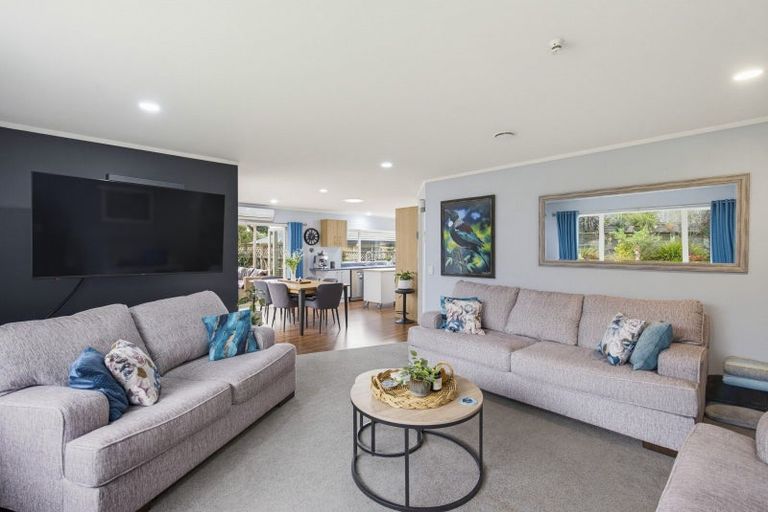 Photo of property in 19 Villa Grove, Paraparaumu, 5032