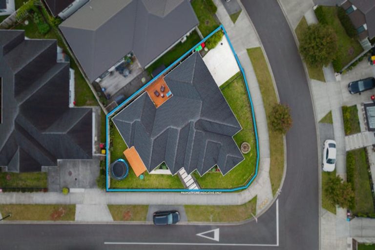 Photo of property in 5 Konoba Avenue, Kumeu, 0810