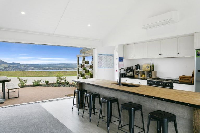 Photo of property in 48 Edge Hill, Acacia Bay, Taupo, 3385