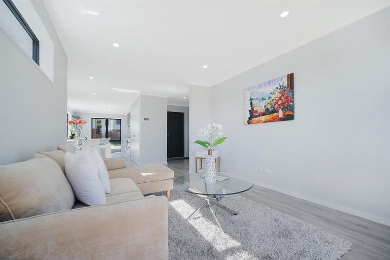 Photo of property in 8 Combat Street, Papakura, 2110