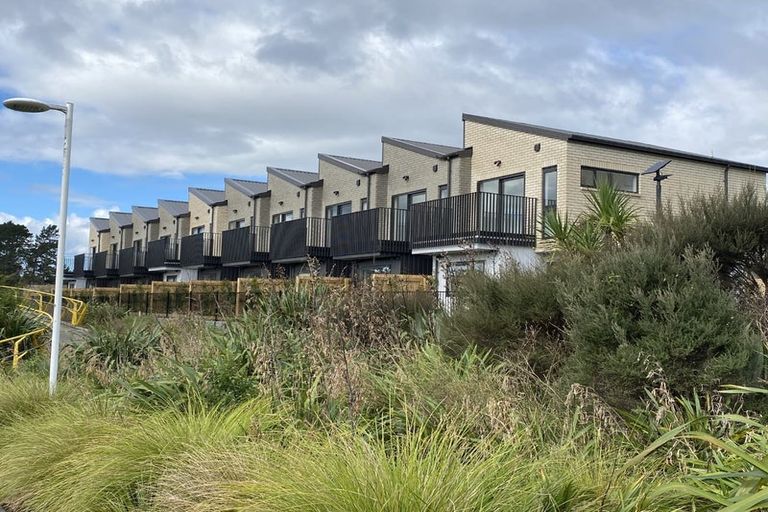 Photo of property in 7/28 Westgate Drive, Westgate, Auckland, 0614