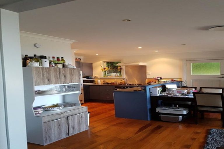 Photo of property in 77 Maungaraki Road, Korokoro, Lower Hutt, 5012