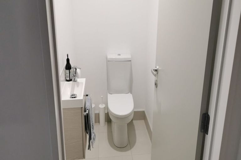 Photo of property in 2b Harakeke Road, Hobsonville, Auckland, 0616