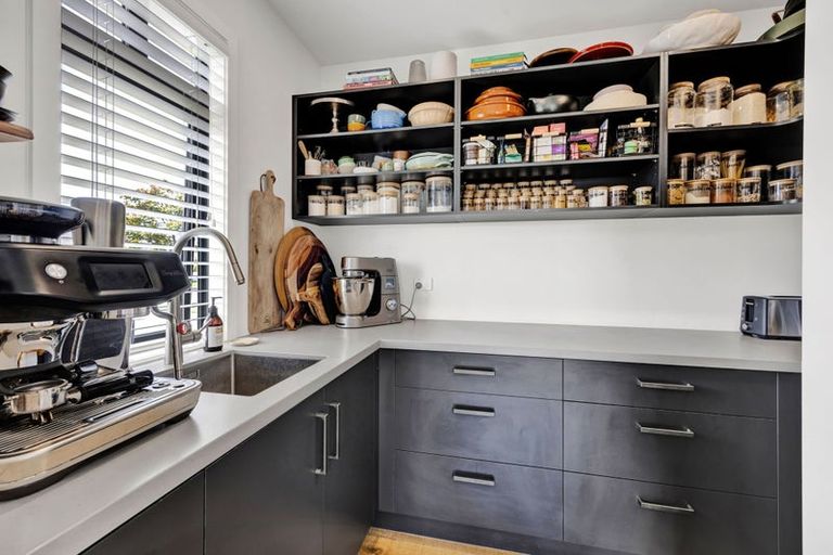 Photo of property in 25 County Drive, Hawera, 4610