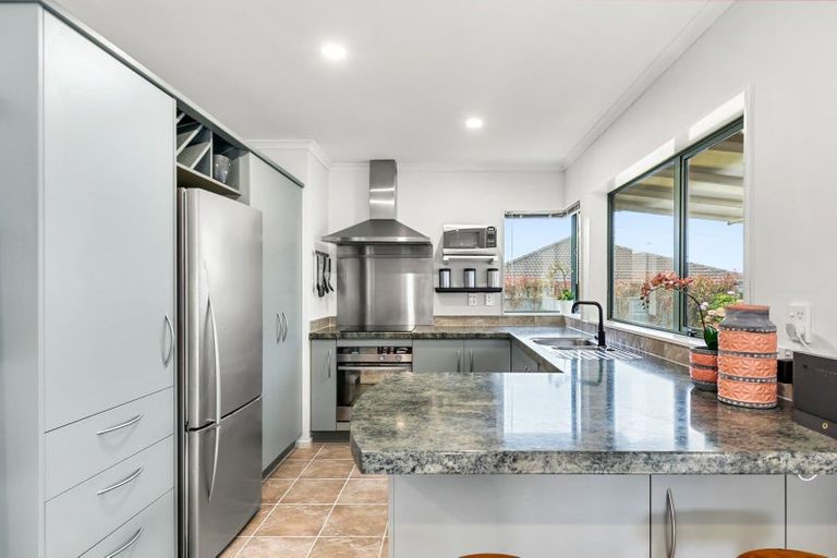 Photo of property in 12 Percy Kinsman Crescent, Riverstone Terraces, Upper Hutt, 5018